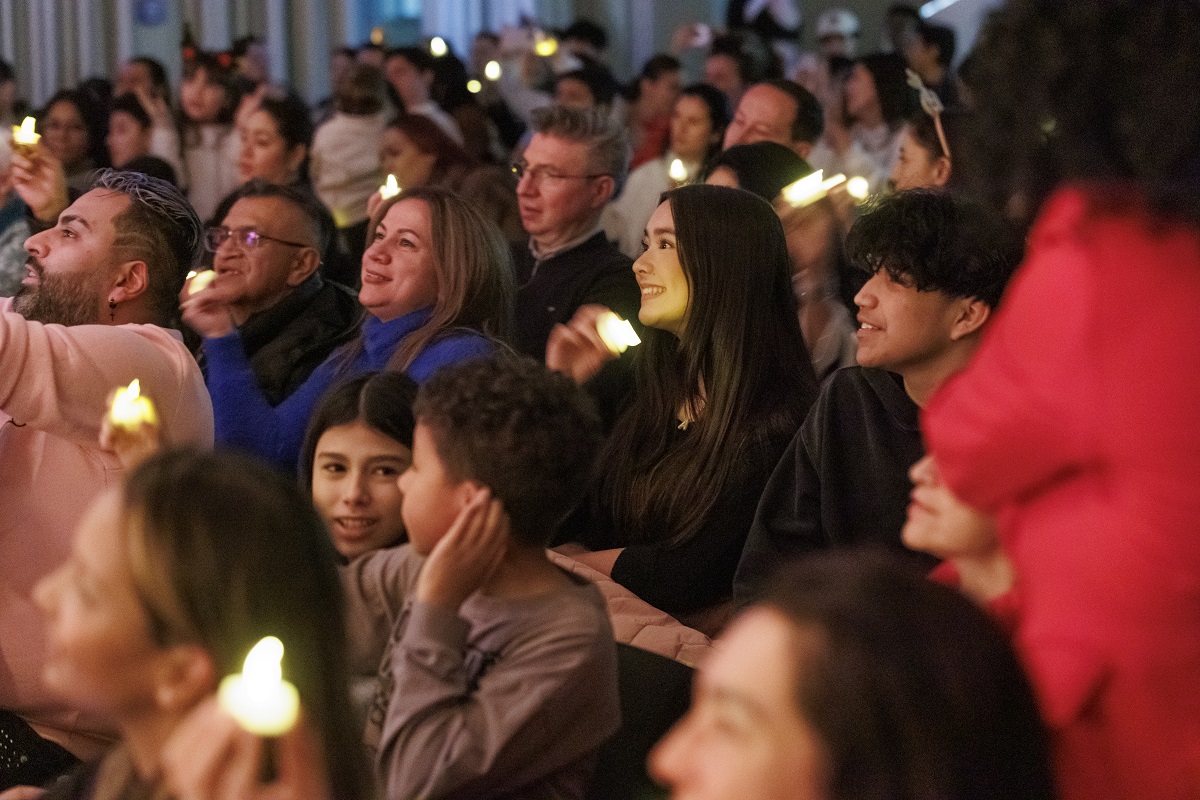 Bajo las Luces de Diciembre: Teatro y Villancicos de mi Tierra