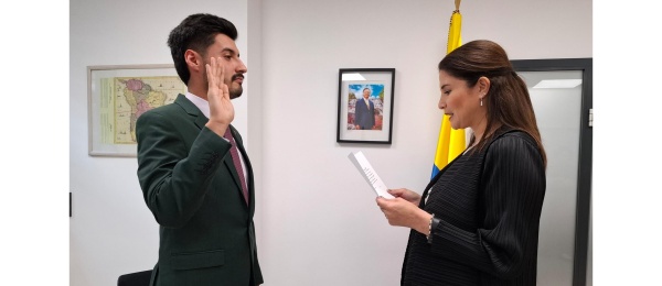 Vicecónsul Claudia López Garzón posesionó al Tercer Secretario de Relaciones Exteriores, Francisco Javier Pedraza Ubaque